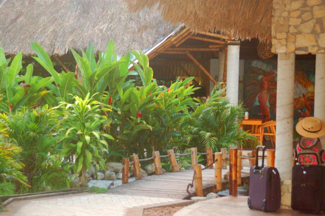 Axkan Palenque, Shows En Vivo & Gastronomia Mar Y Tierra & Travel Agency Екстер'єр фото